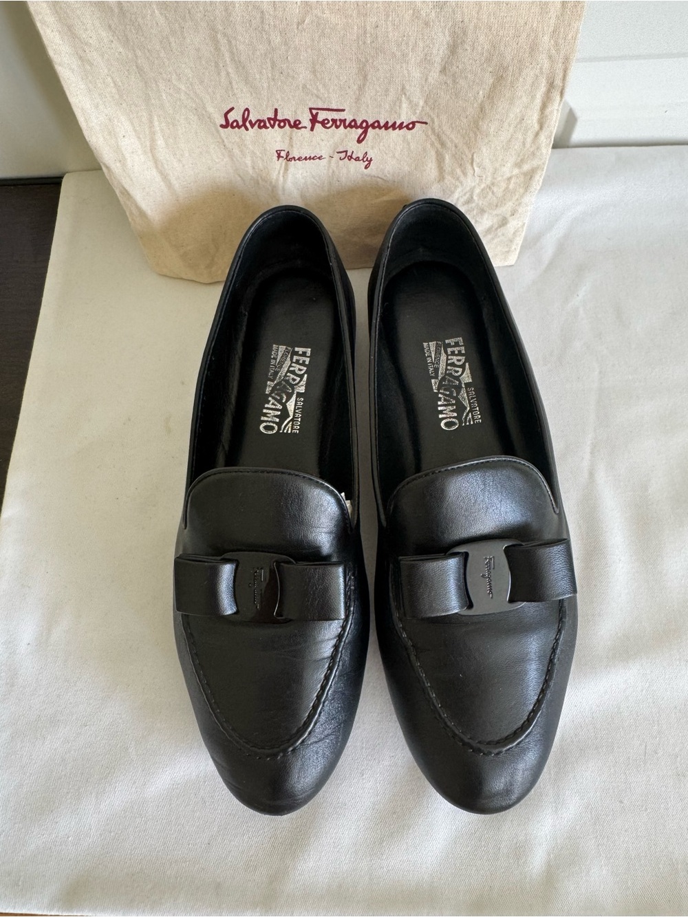SALVATORE FERRAGAMO Women Black Leather Loafers 8 EUC